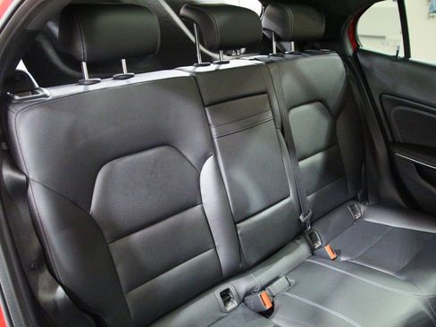 Certified 2019 Mercedes-Benz GLA 250 4MATIC image 25