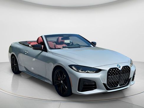 Certified 2024 BMW M440i Convertible RWD image 4