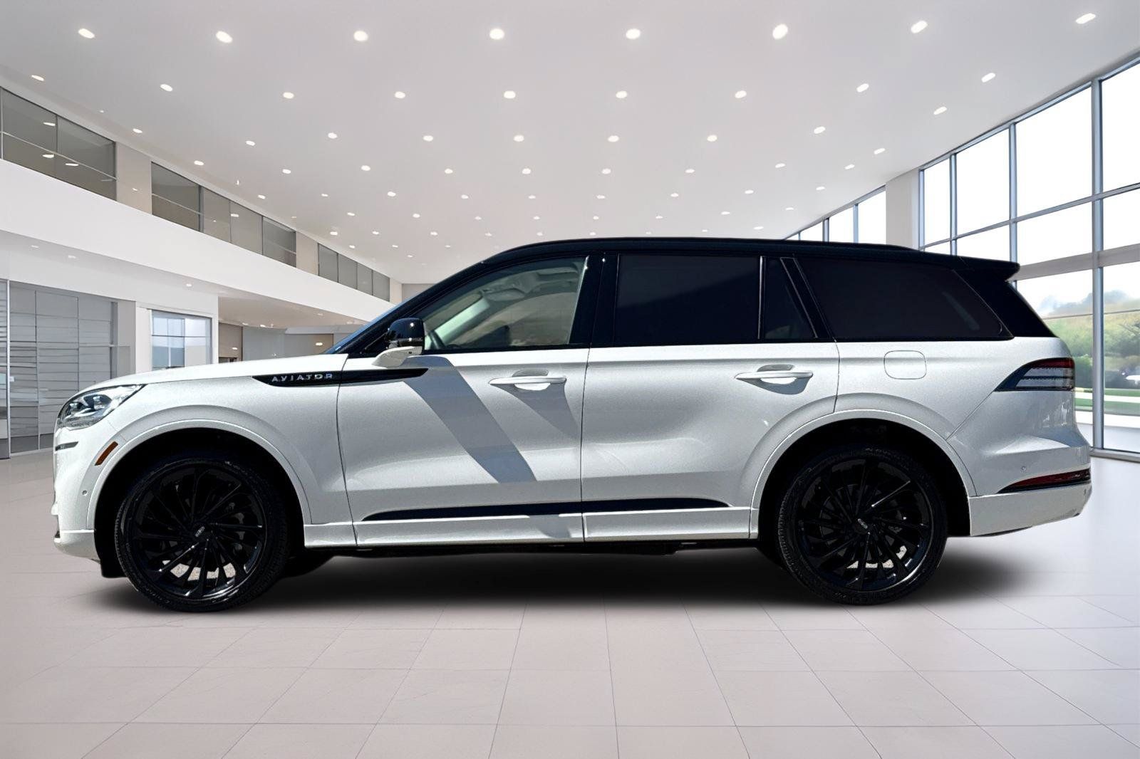 Certified 2023 Lincoln Aviator Black Label AWD/4WD image 7