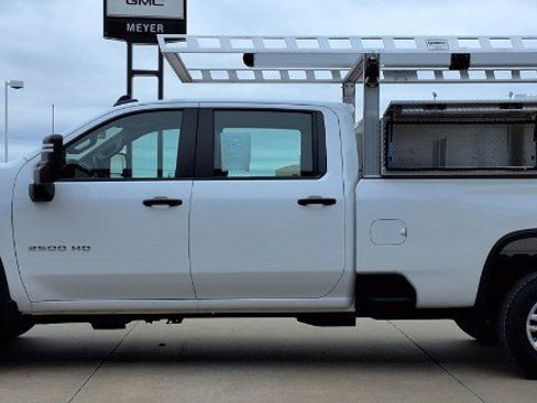 Used 2025 Chevrolet Silverado 2500 W/T w/ WT/CX Safety Package AWD/4WD image 6