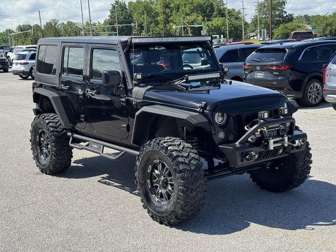 Used 2016 Jeep Wrangler Unlimited Sport AWD/4WD image 2