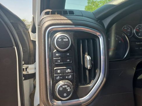 Used 2021 Chevrolet Silverado 1500 LT Trail Boss w/ Bed Protection Package AWD/4WD image 16