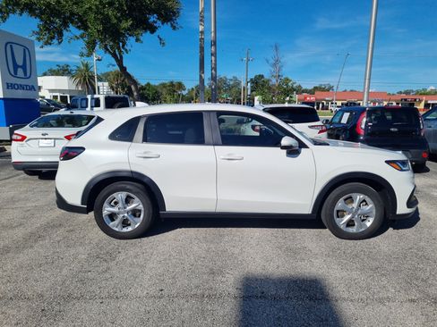 Used 2024 Honda HR-V LX image 8
