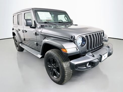 Used 2021 Jeep Wrangler Unlimited Sahara AWD/4WD image 3
