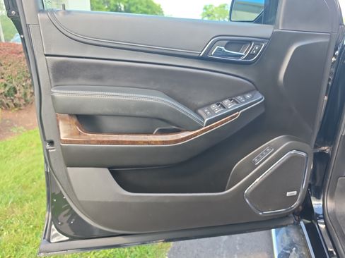 Used 2019 Chevrolet Tahoe LT w/ LT Signature Package AWD/4WD image 19