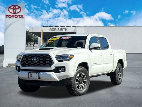 Certified 2022 Toyota Tacoma TRD Sport image 2