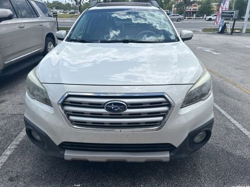 Used 2015 Subaru Outback 2.5i Limited AWD/4WD image 2
