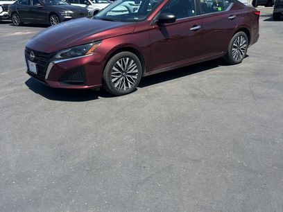Used 2025 Nissan Altima 2.5 SV