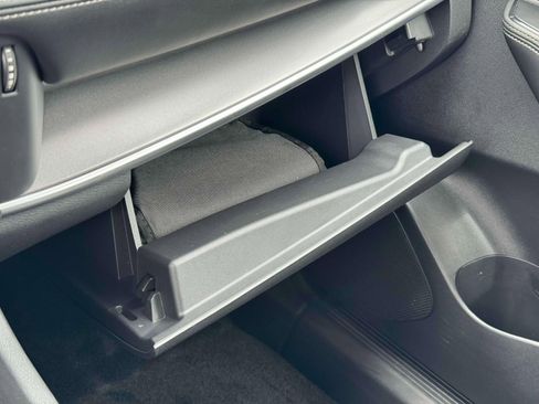 Used 2023 Nissan Rogue SV image 13