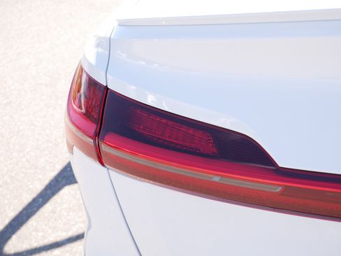 Used 2021 Audi e-tron Premium Plus w/ Premium Plus Package AWD/4WD image 17