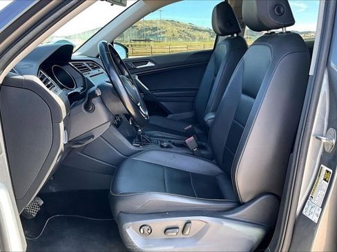Used 2019 Volkswagen Tiguan SE AWD/4WD image 21