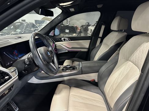 Used 2023 BMW X7 M60i w/ Executive Package AWD/4WD image 2