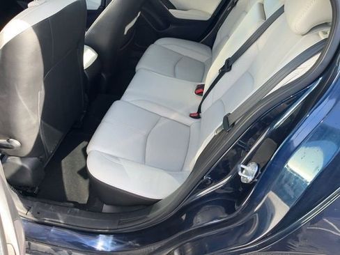 Used 2018 MAZDA MAZDA3 Grand Touring w/ Premium Equipment Package image 8