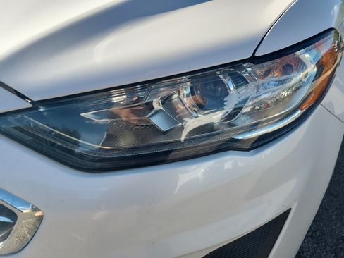 Used 2020 Ford Fusion SE w/ Equipment Group 151A FWD image 9