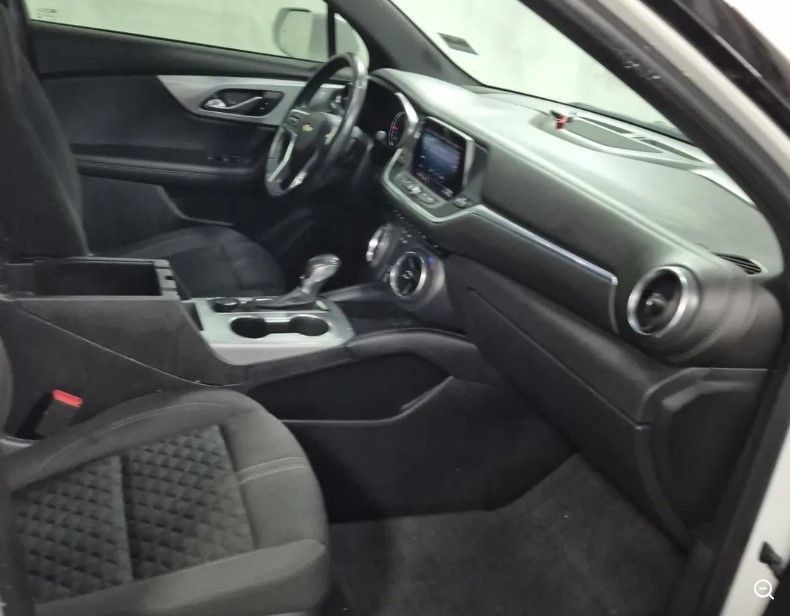 Used 2020 Chevrolet Blazer LT FWD image 10