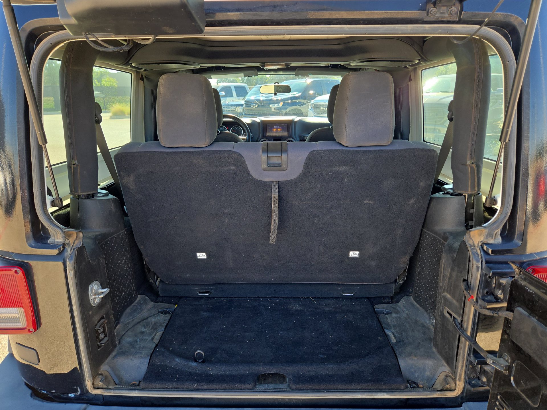 Used 2018 Jeep Wrangler Sport AWD/4WD image 12