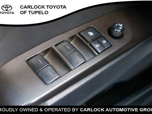 Used 2023 Toyota Camry SE image 18