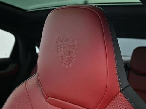 Certified 2026 Porsche Cayenne S AWD/4WD image 17