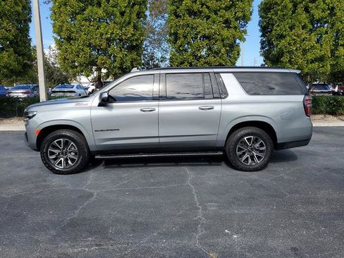 Used 2024 Chevrolet Suburban Z71 w/ Luxury Package image 2