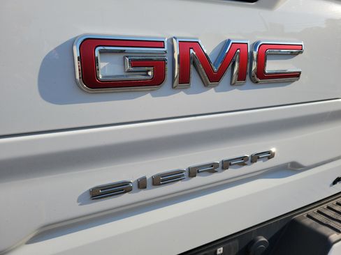 Used 2022 GMC Sierra 1500 AT4 w/ AT4 Premium Package image 27
