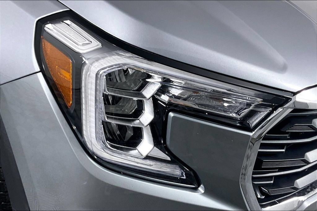 Certified 2024 GMC Terrain SLE FWD image 27