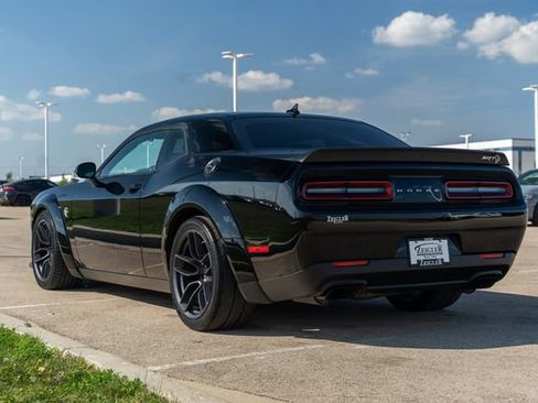 Used 2018 Dodge Challenger SRT Hellcat image 5