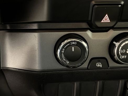 Used 2019 Toyota Tacoma TRD Off-Road image 32