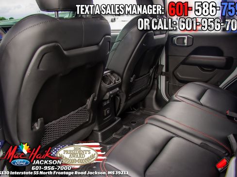 Used 2024 Jeep Wrangler Unlimited Rubicon AWD/4WD image 12