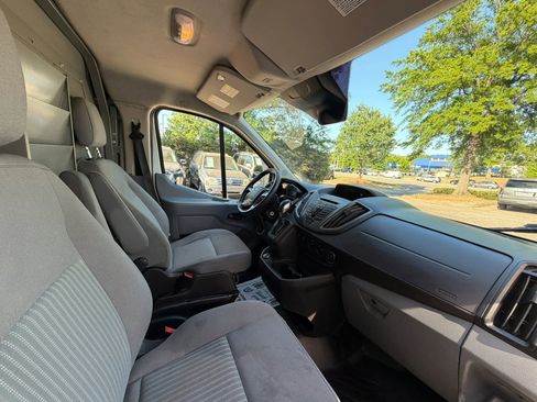 Used 2018 Ford Transit 250 130 Low Roof RWD image 10