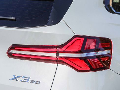 New 2026 BMW X3 xDrive30 w/ Premium Package image 7