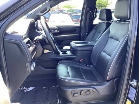 Used 2023 GMC Yukon SLT AWD/4WD image 8