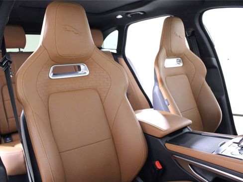 Certified 2025 Jaguar F-PACE R-Dynamic S AWD/4WD image 17