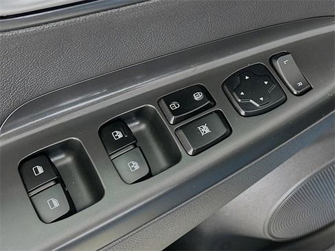 Used 2022 Hyundai Kona Limited image 20