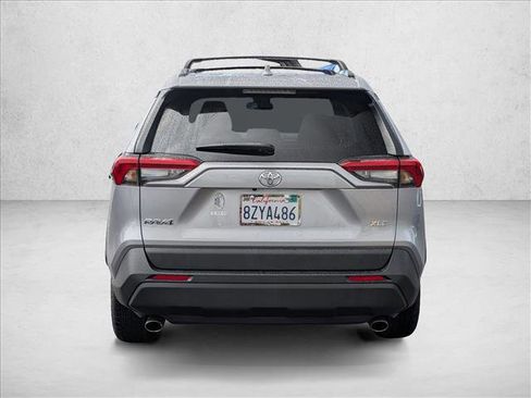 Used 2022 Toyota RAV4 XLE w/ Convenience Package FWD image 7