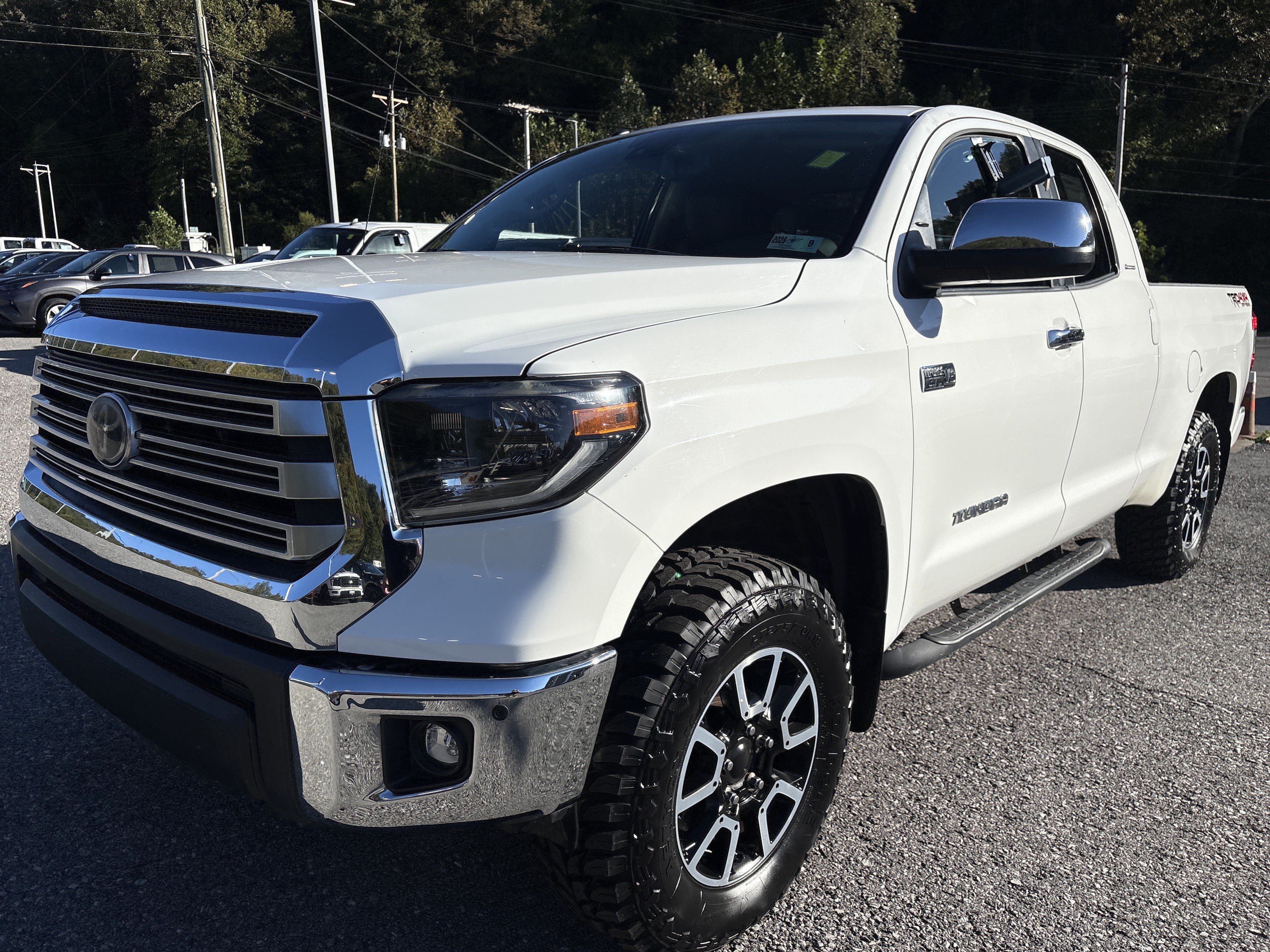 Used 2019 Toyota Tundra Limited w/ Limited Premium Package AWD/4WD image 8