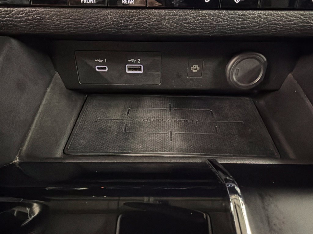 Used 2024 Mitsubishi Outlander SE AWD/4WD image 16