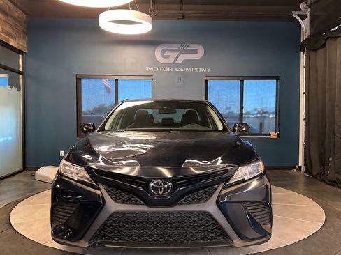 Used 2019 Toyota Camry SE FWD image 8