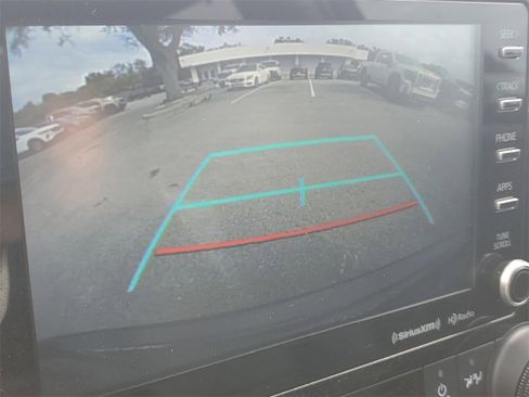 Used 2022 Toyota Highlander XLE image 32