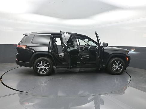 Used 2023 Jeep Grand Cherokee L Limited AWD/4WD image 40