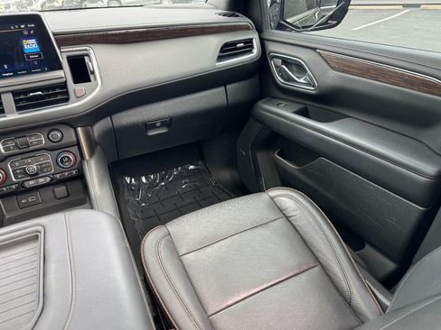 Used 2022 Chevrolet Tahoe High Country w/ Premium Package AWD/4WD image 15