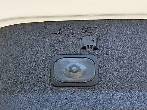Used 2014 Ford Escape SE w/ Equipment Group 201A FWD image 16
