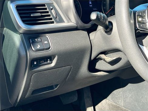 Used 2020 Kia Optima LX image 10