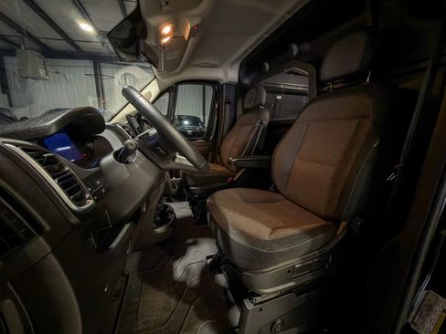 Used 2024 RAM ProMaster 2500 w/ Quick Order Package 22H SLT+ image 8