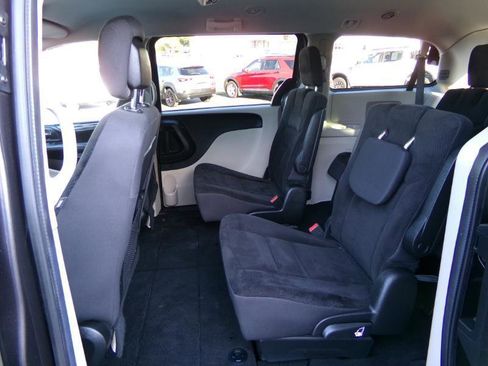 Used 2019 Dodge Grand Caravan SE w/ UConnect Hands-Free Group FWD image 20