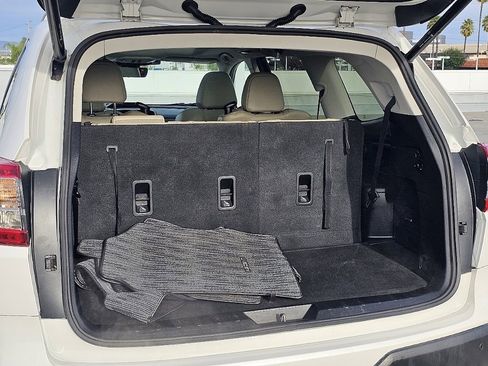 Used 2023 Subaru Ascent Limited w/ Technology Package image 11