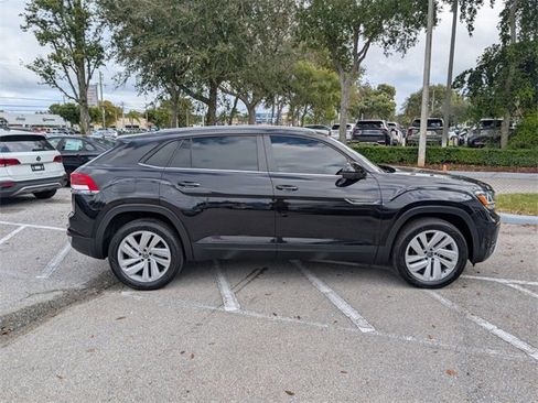 Used 2021 Volkswagen Atlas Cross Sport SE image 8