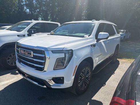 Used 2025 GMC Yukon Elevation RWD image 2