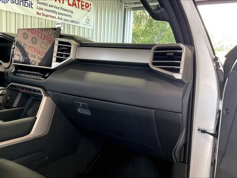Used 2026 Toyota Tundra Limited AWD/4WD image 22