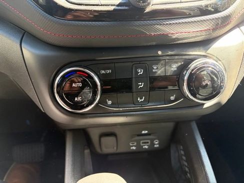 Used 2021 Chevrolet TrailBlazer RS w/ Technology Package image 10