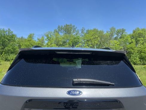 Used 2023 Ford Explorer ST-Line w/ Class IV Trailer Tow Package AWD/4WD image 3